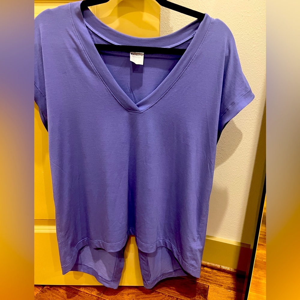 Athleta Explore Tee Size Medium